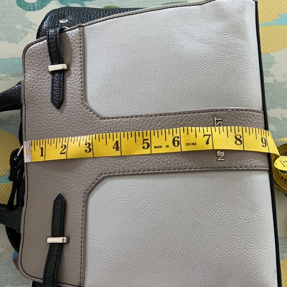 💰SOLD💰 Nine West Navy Tote - Picture 7 of 8